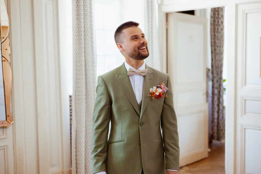 mariage_escalier_costume_homme_sur_mesure_ete_silvene_hedon_nantes